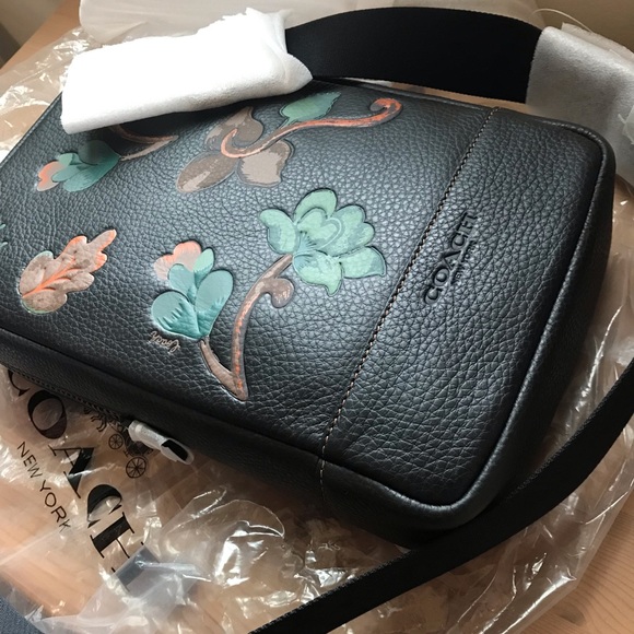 🍃 Coach Turner Pack With Dreamy Leaves Print 🌺 - Picture 3 of 13
